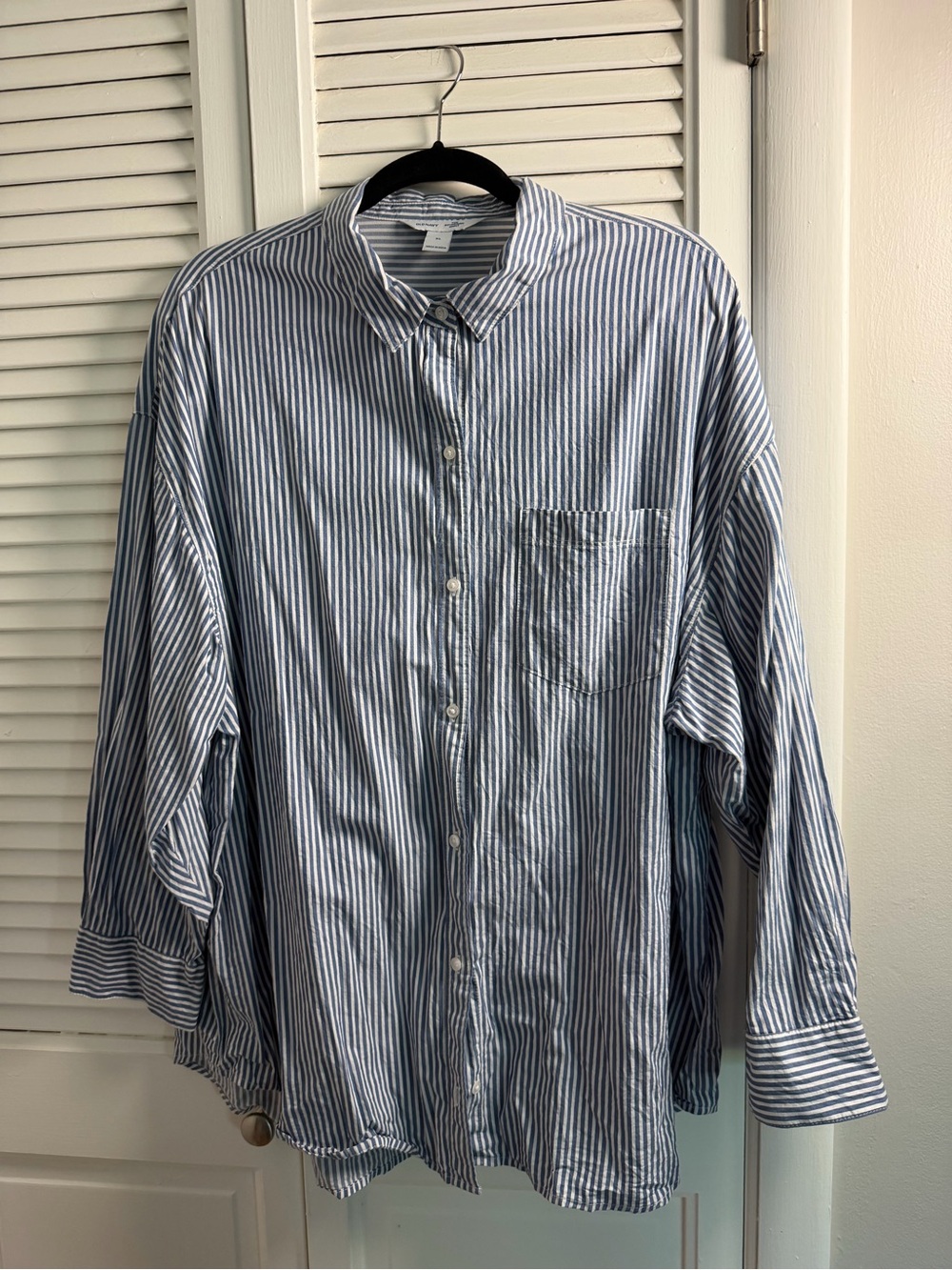 Old Navy Blue and White Striped Button-Down Shirt